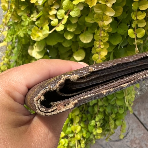 Louis Vuitton holder🌙 - Picture 5 of 16